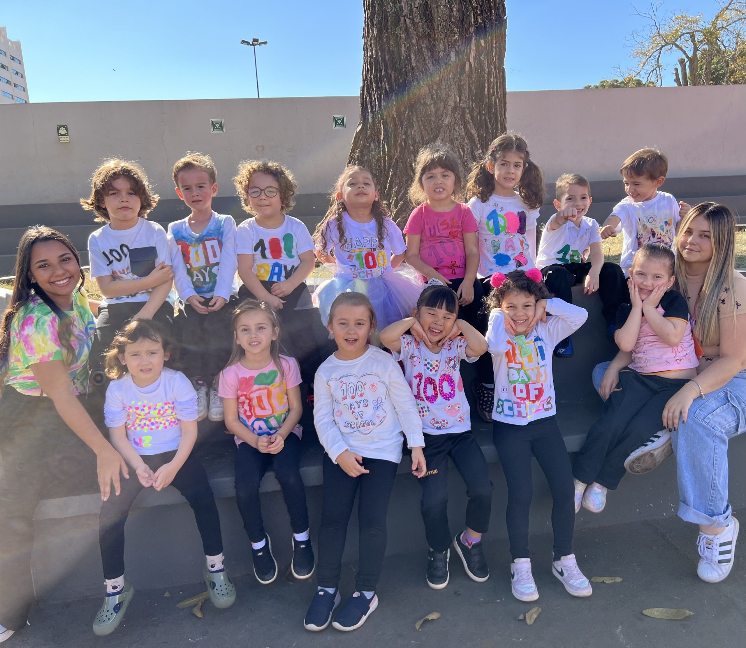 Celebração do 100th Day of School: uma jornada de aprendizado e solidariedade